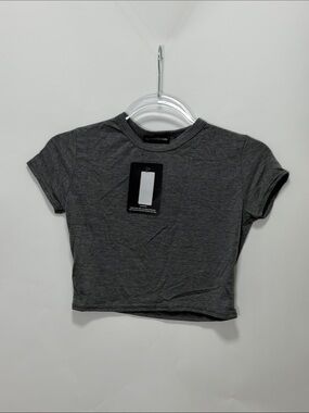 PrettyLittleThing Charcoal Gray Crop Tee